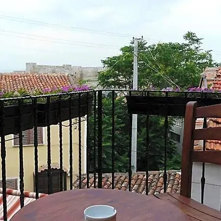 Mitos 4*